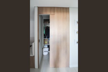 Apartamento à venda com 60m², 2 quartos e 1 vaga Apartamento à venda com 60m², 2 quartos e 1 vagaCloset