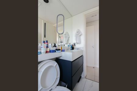 Apartamento à venda com 60m², 2 quartos e 1 vaga Apartamento à venda com 60m², 2 quartos e 1 vagaBanheiro da Suíte