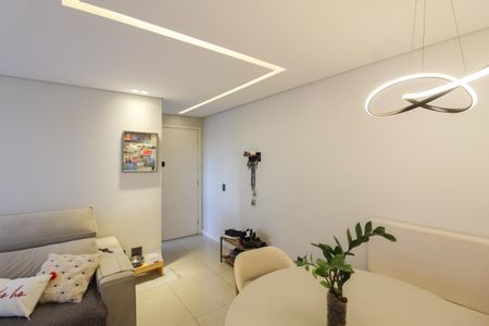 Apartamento à venda com 60m², 2 quartos e 1 vaga Apartamento à venda com 60m², 2 quartos e 1 vagaSala
