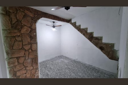 Sala de casa para alugar com 2 quartos, 78m² em Rocha Miranda, Rio de Janeiro