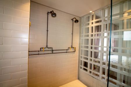 Apartamento para alugar com 233m², 3 quartos e 4 vagasBanheiro da Suíte 2 - Senhora