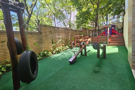 Apartamento para alugar com 233m², 3 quartos e 4 vagasÁrea comum - Playground
