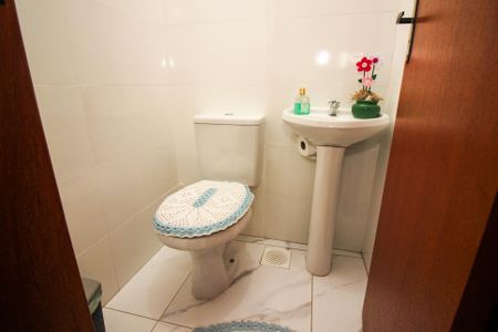 Casa à venda com 93m², 2 quartos e 2 vagasLavabo