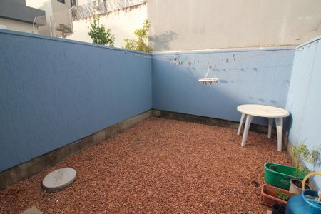 Casa à venda com 93m², 2 quartos e 2 vagasQuintal