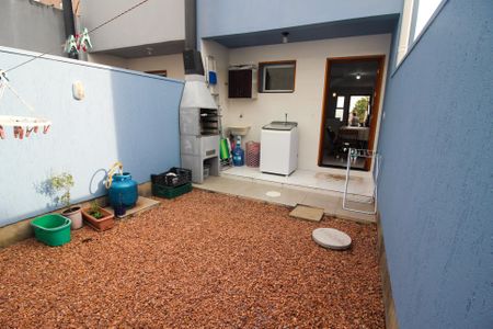 Casa à venda com 93m², 2 quartos e 2 vagasQuintal