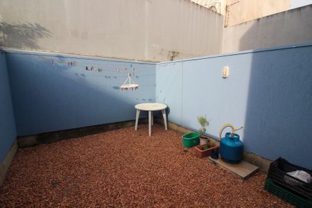 Casa à venda com 93m², 2 quartos e 2 vagasQuintal