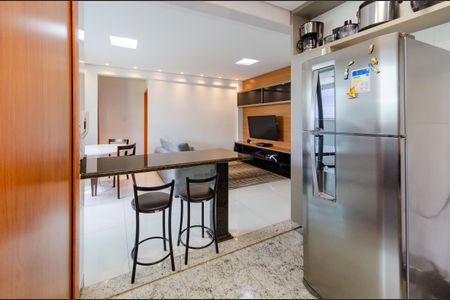 Apartamento para alugar com 60m², 2 quartos e 2 vagas Apartamento para alugar com 60m², 2 quartos e 2 vagasCozinha