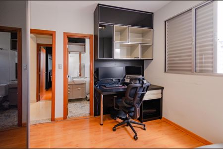 Apartamento para alugar com 60m², 2 quartos e 2 vagas Apartamento para alugar com 60m², 2 quartos e 2 vagasSuíte 1