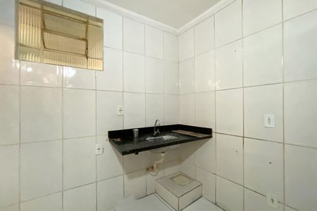 Cozinha de casa para alugar com 1 quarto, 50m² em Sagrada Família, Belo Horizonte