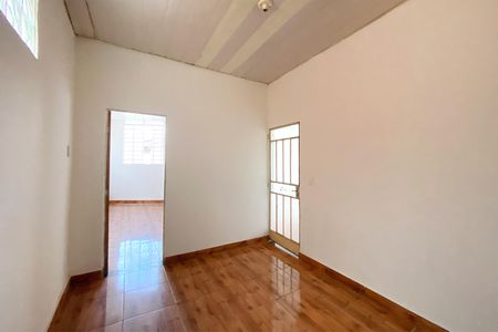 Sala de casa para alugar com 1 quarto, 50m² em Sagrada Família, Belo Horizonte
