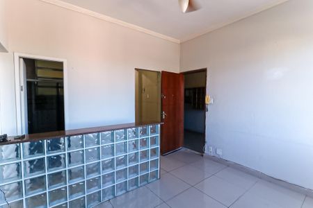 Sala de apartamento para alugar com 2 quartos, 35m² em Pilares, Rio de Janeiro