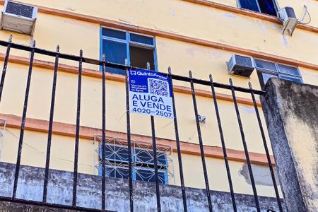 Apartamento para alugar com 35m², 2 quartos e sem vagaFachada do bloco com placa