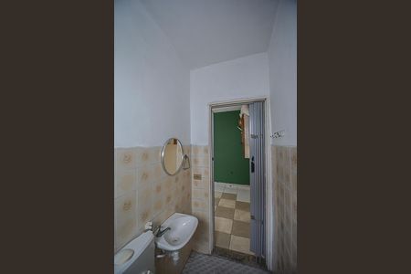 Casa à venda com 200m², 2 quartos e 5 vagasBanheiro de serviço