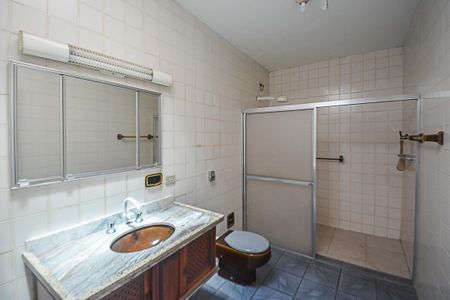 Casa à venda com 200m², 2 quartos e 5 vagasBanheiro