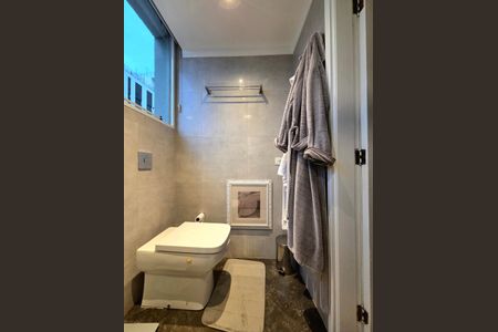 Apartamento à venda com 210m², 2 quartos e 1 vagaBanheiro da Suíte