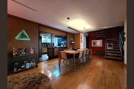 Apartamento à venda com 210m², 2 quartos e 1 vagaSala