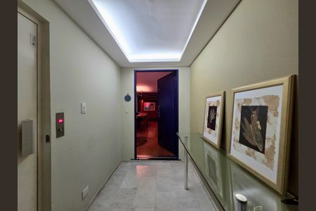 Apartamento à venda com 210m², 2 quartos e 1 vagaEntrada privativa