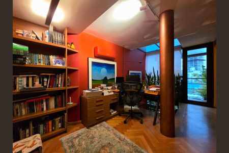 Apartamento à venda com 210m², 2 quartos e 1 vagaEscritório