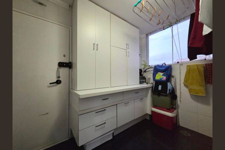 Apartamento à venda com 210m², 2 quartos e 1 vagaÁrea de Serviço