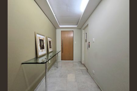 Apartamento à venda com 210m², 2 quartos e 1 vagaEntrada privativa