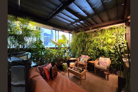 Apartamento à venda com 210m², 2 quartos e 1 vagaTerraço