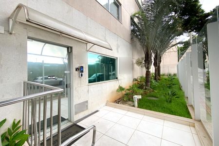 Apartamento à venda com 80m², 3 quartos e 2 vagas Apartamento à venda com 80m², 3 quartos e 2 vagasRampa