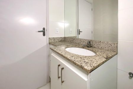 Apartamento à venda com 80m², 3 quartos e 2 vagas Apartamento à venda com 80m², 3 quartos e 2 vagasBanheiro