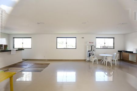 Apartamento para alugar com 43m², 2 quartos e sem vagaÁrea comum - Salão de festas