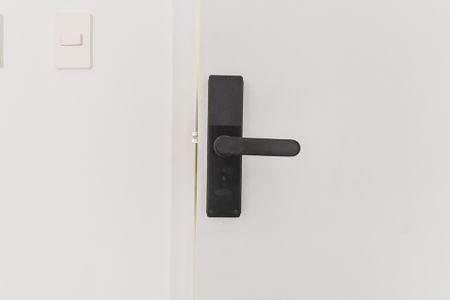 Studio à venda com 27m², 1 quarto e sem vaga Studio à venda com 27m², 1 quarto e sem vagaFechadura digital