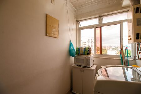 Apartamento à venda com 70m², 2 quartos e 1 vagaÁrea de Serviço