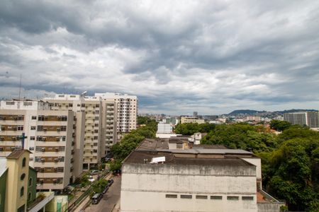 Apartamento à venda com 70m², 2 quartos e 1 vagaÁrea de Serviço Vista
