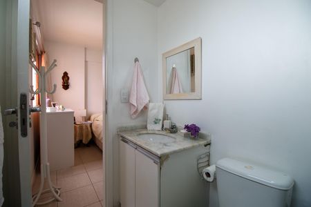 Apartamento à venda com 70m², 2 quartos e 1 vagaBanheiro Suite