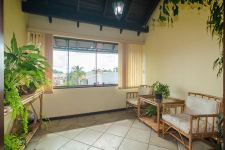 Casa à venda com 330m², 3 quartos e 3 vagasSotão