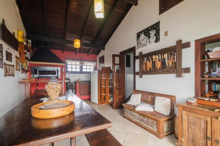 Casa à venda com 330m², 3 quartos e 3 vagasCobertura / Churrasqueira