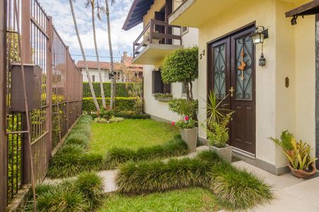 Casa à venda com 330m², 3 quartos e 3 vagasQuintal da frente