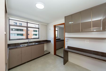 Apartamento para alugar com 135m², 4 quartos e 3 vagasCOZINHA