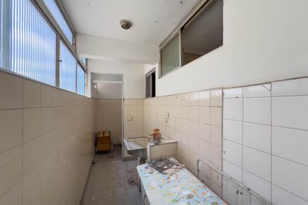 Apartamento à venda com 100m², 3 quartos e sem vaga Apartamento à venda com 100m², 3 quartos e sem vagaCozinha e área de serviço