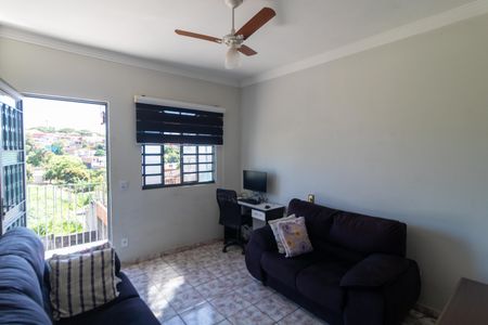 Casa à venda com 90m², 3 quartos e 1 vagaSalas