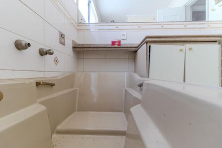 Apartamento à venda com 208m², 4 quartos e 2 vagasBanheiro da Suíte