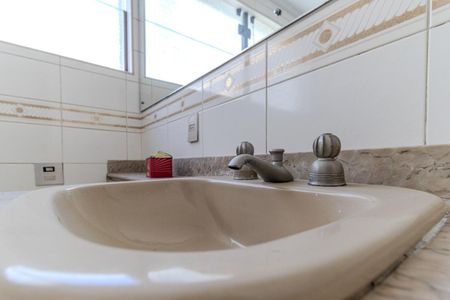 Apartamento à venda com 208m², 4 quartos e 2 vagasBanheiro da Suíte