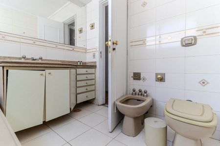 Apartamento à venda com 208m², 4 quartos e 2 vagasBanheiro da Suíte