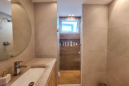 Apartamento à venda com 80m², 2 quartos e 1 vaga Apartamento à venda com 80m², 2 quartos e 1 vagaBanheiro Social