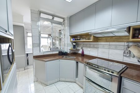 Apartamento à venda com 90m², 3 quartos e 2 vagasCozinha