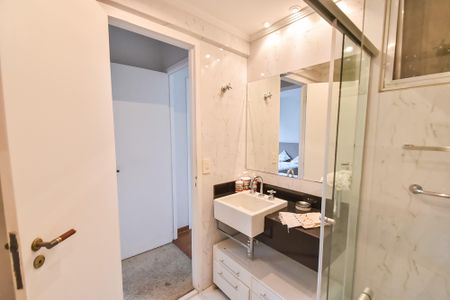 Apartamento à venda com 90m², 3 quartos e 2 vagasBanheiro da suíte