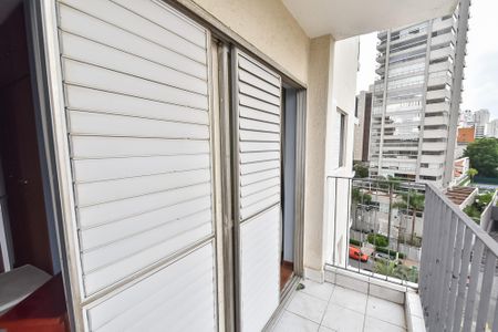 Apartamento à venda com 90m², 3 quartos e 2 vagasVaranda do quarto 1 e 2