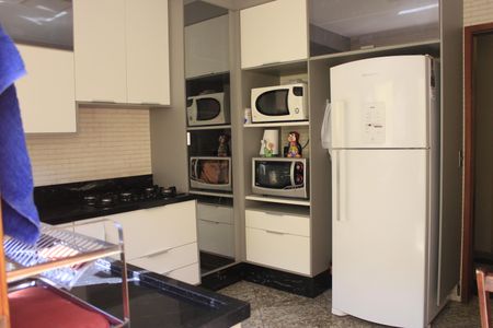 Casa à venda com 158m², 3 quartos e 2 vagasCozinha