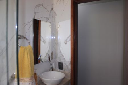 Casa à venda com 158m², 3 quartos e 2 vagasBanheiro 2