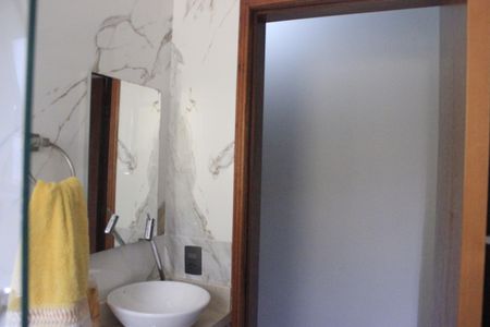 Casa à venda com 158m², 3 quartos e 2 vagasBanheiro 2