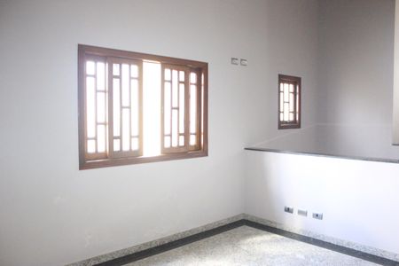 Casa à venda com 158m², 3 quartos e 2 vagasSótão