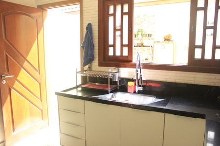 Casa à venda com 158m², 3 quartos e 2 vagasCozinha